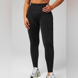 Fabletics seamless high waisted Black & sliver Sparkle Leggings size m